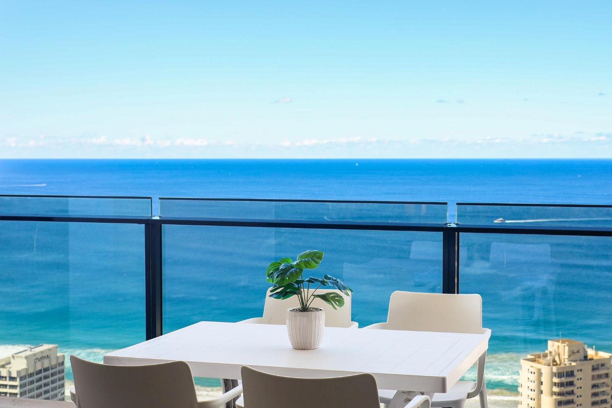 Circle On Cavill 2, 3, 4 & 5 Bedroom Skyhomes & Sub Penthouses By Gold Coast Holidays מראה חיצוני תמונה