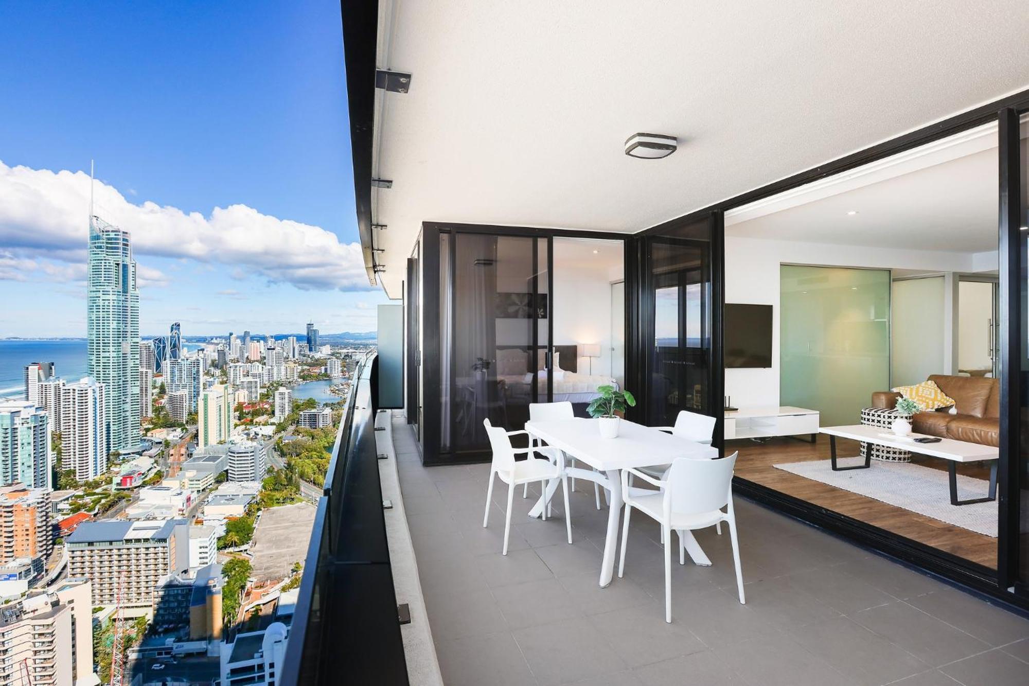 Circle On Cavill 2, 3, 4 & 5 Bedroom Skyhomes & Sub Penthouses By Gold Coast Holidays מראה חיצוני תמונה